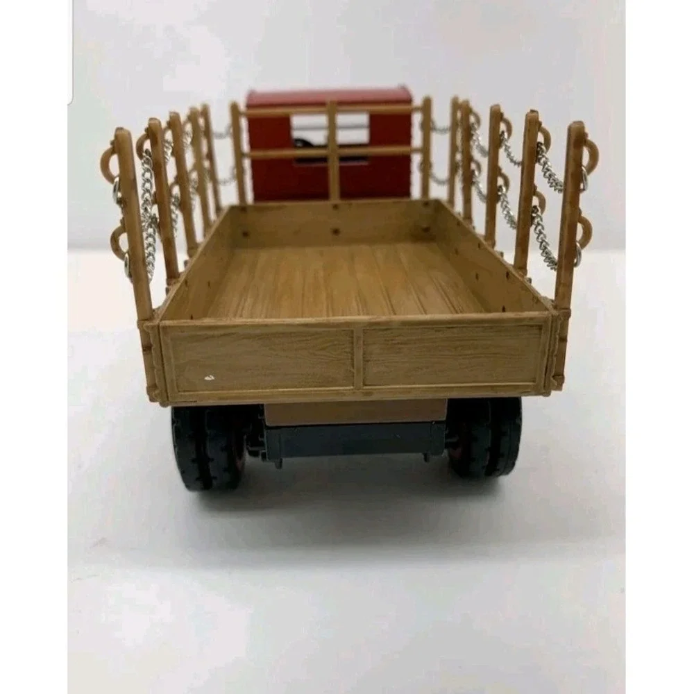 1918 Ertl Collectibles Texaco Die Cast Bank 1918 Mack AC Bulldog Flatbed Truck